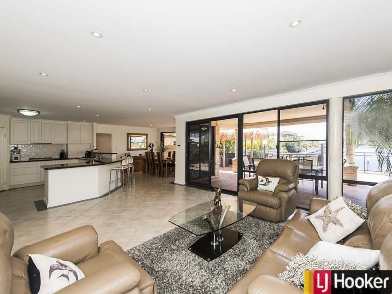 21 Eunamara Retreat, Halls Head WA 6210