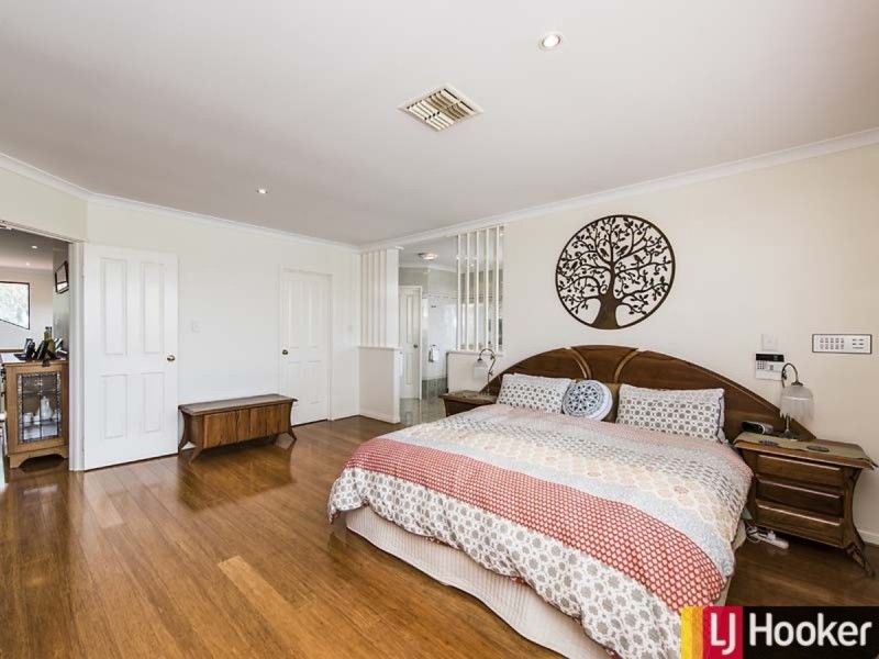 21 Eunamara Retreat, Halls Head WA 6210