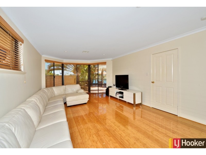 21 Eunamara Retreat, Halls Head WA 6210