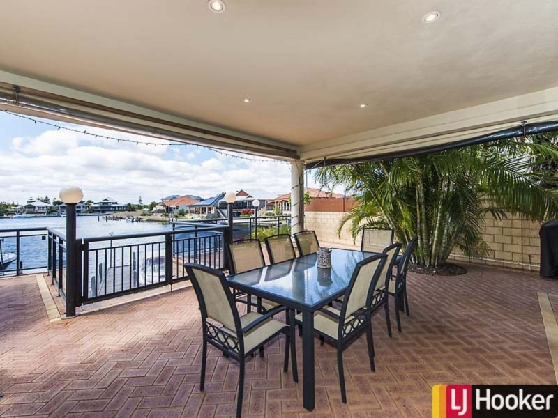 21 Eunamara Retreat, Halls Head WA 6210