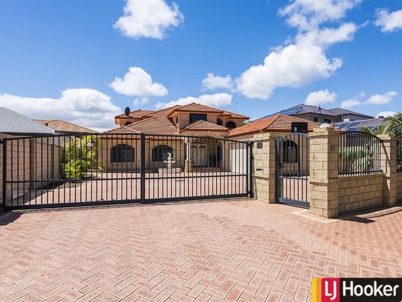 21 Eunamara Retreat, Halls Head WA 6210