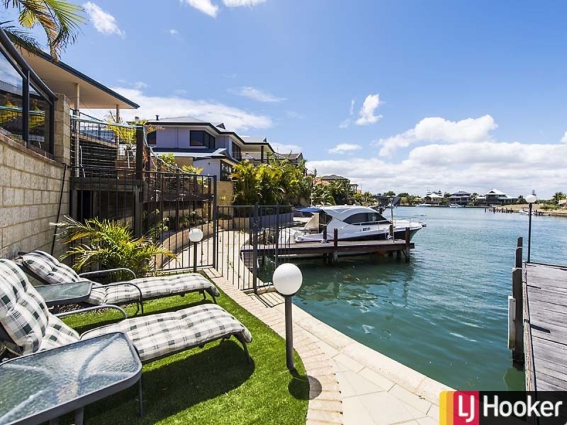 21 Eunamara Retreat, Halls Head WA 6210