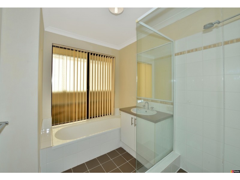 6 Lismore Ridge, Lakelands WA 6180