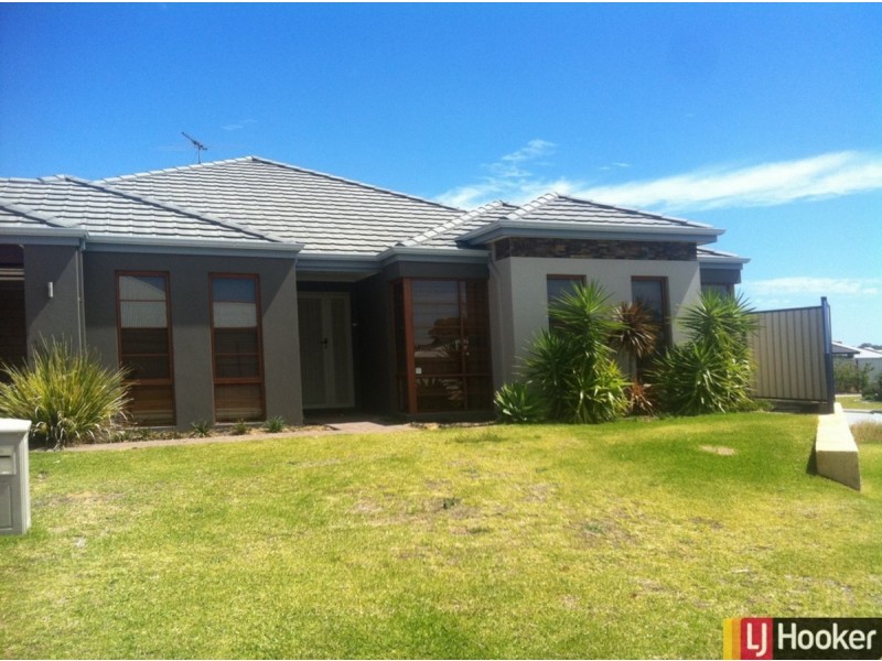 2 Emerald Pass, Meadow Springs WA 6210