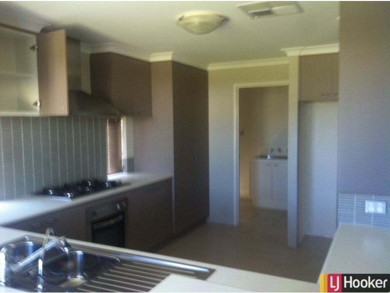 2 Emerald Pass, Meadow Springs WA 6210