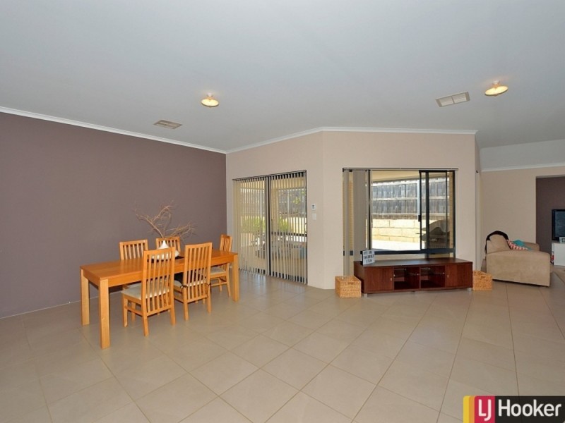 11 Breynia Link, Halls Head WA 6210