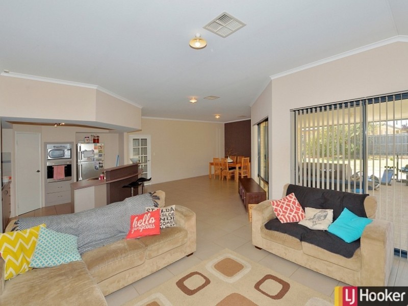 11 Breynia Link, Halls Head WA 6210
