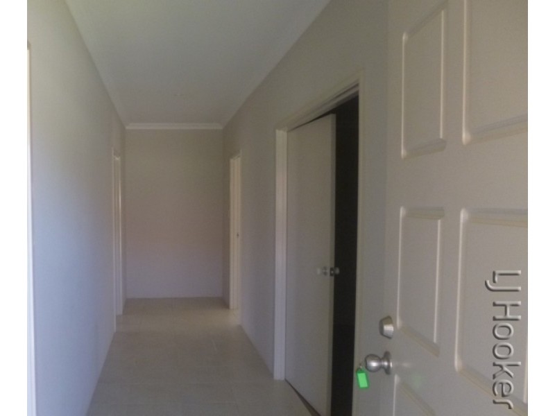 28 Marsdenia Road, Halls Head WA 6210