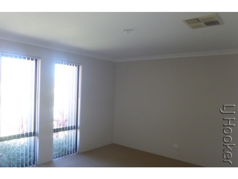 28 Marsdenia Road, Halls Head WA 6210