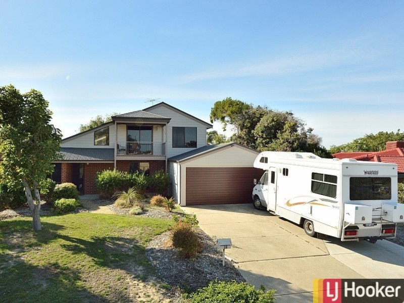 18 Mahogany Drive, Halls Head WA 6210