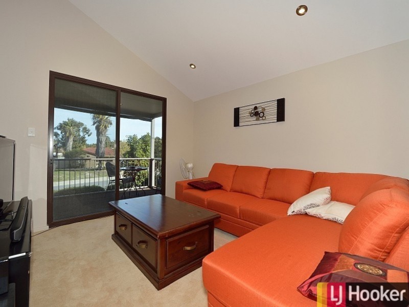 18 Mahogany Drive, Halls Head WA 6210