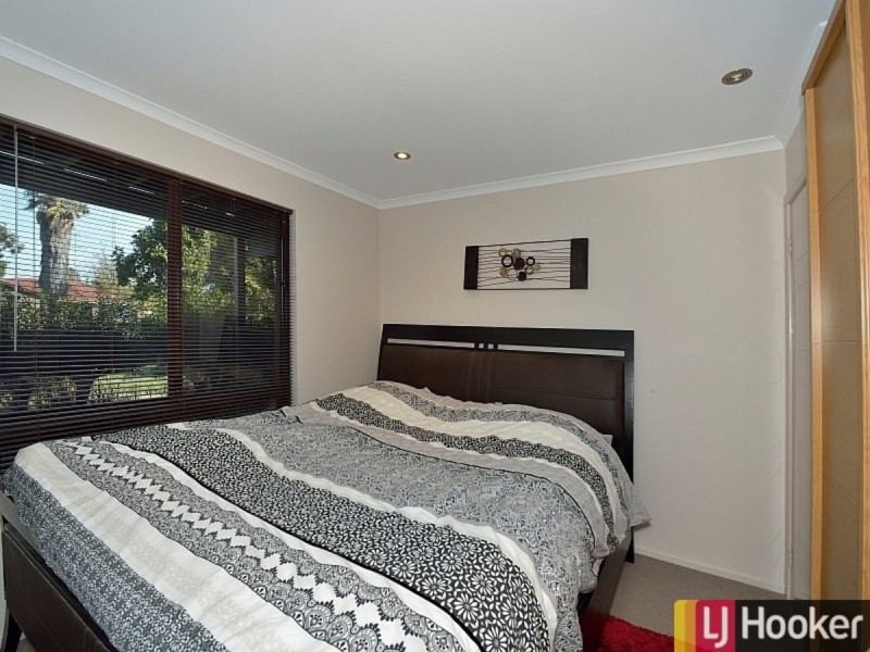 18 Mahogany Drive, Halls Head WA 6210