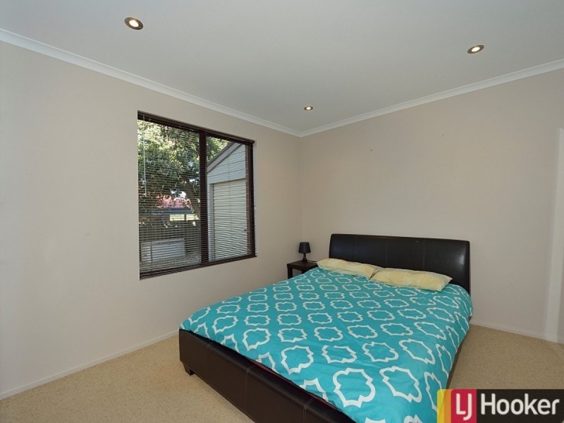 18 Mahogany Drive, Halls Head WA 6210