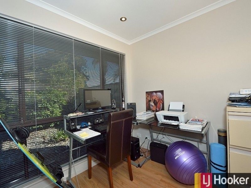 18 Mahogany Drive, Halls Head WA 6210