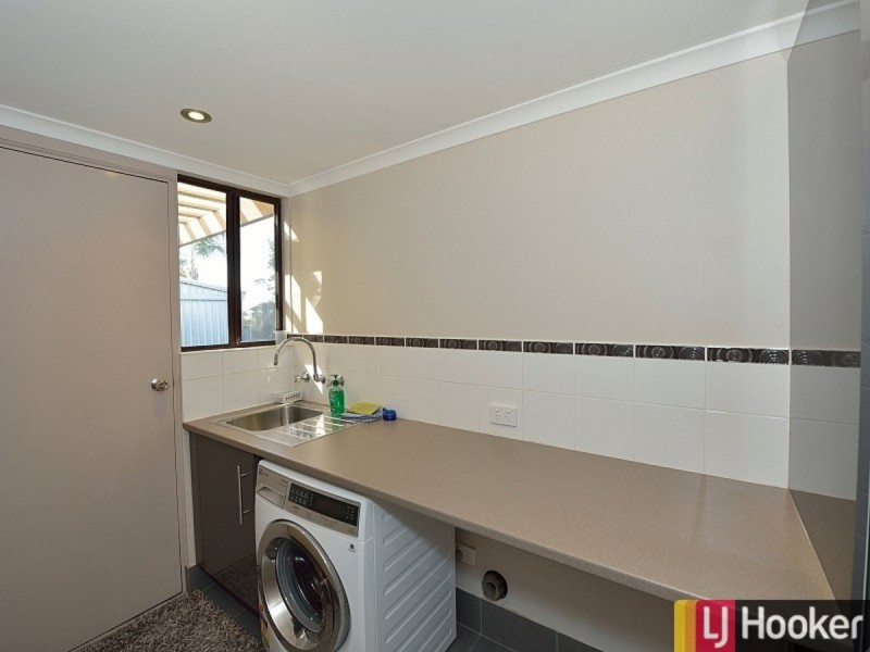18 Mahogany Drive, Halls Head WA 6210