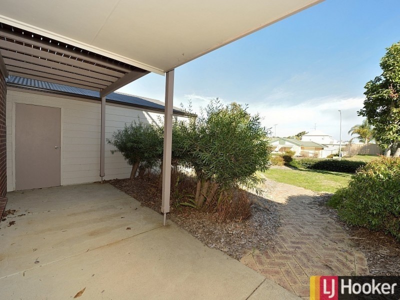 18 Mahogany Drive, Halls Head WA 6210