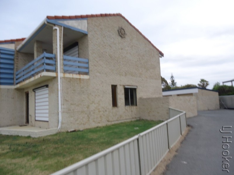 1/36A Halls Head Parade, Halls Head WA 6210