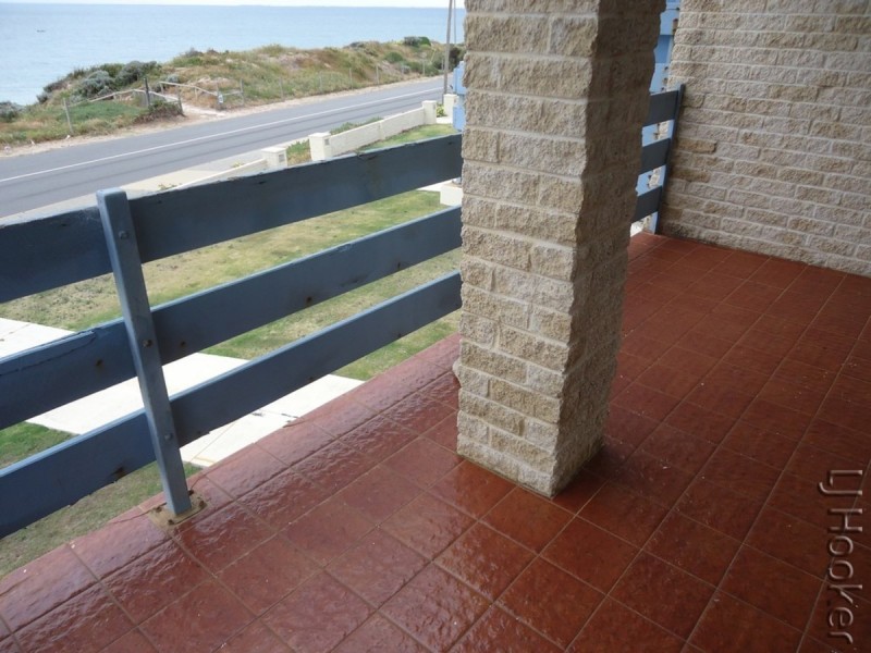 1/36A Halls Head Parade, Halls Head WA 6210