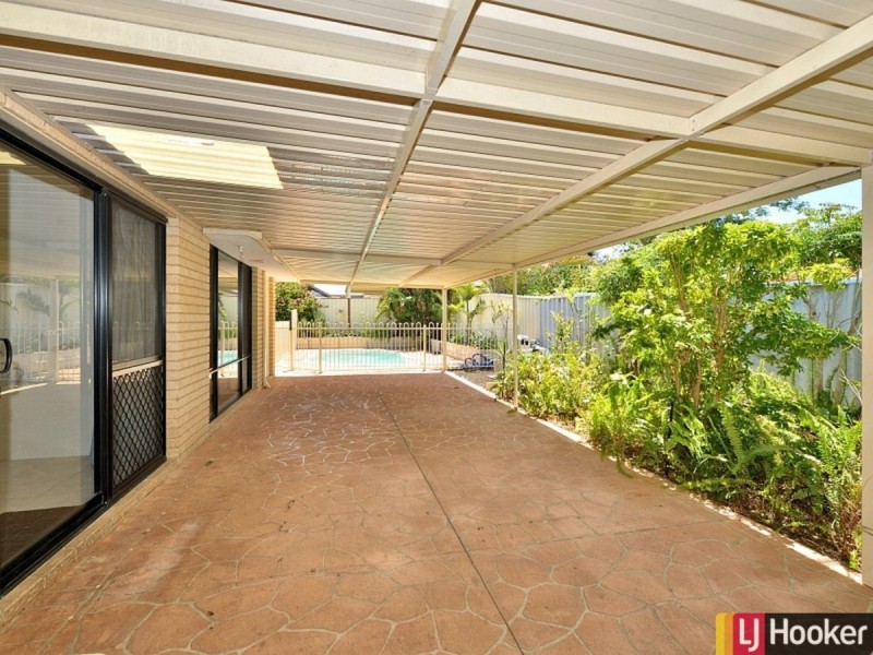 55 Floribunda Avenue, Halls Head WA 6210