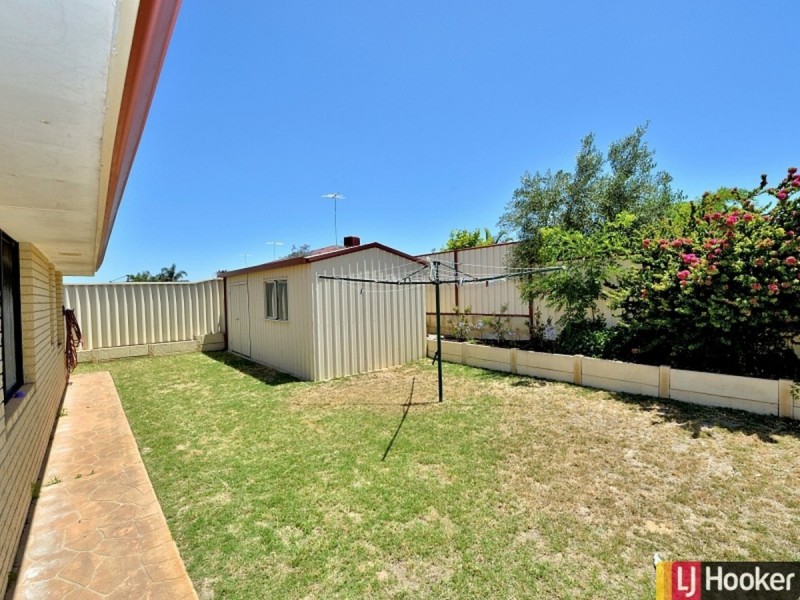55 Floribunda Avenue, Halls Head WA 6210