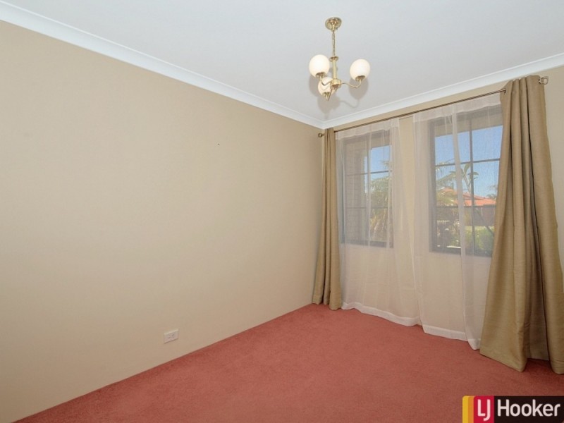 55 Floribunda Avenue, Halls Head WA 6210