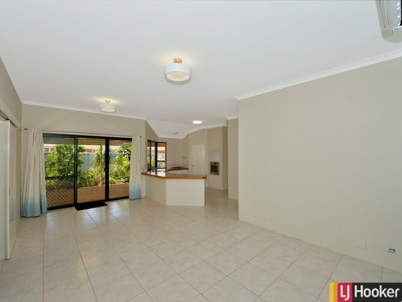 55 Floribunda Avenue, Halls Head WA 6210