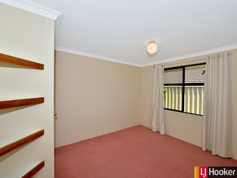 55 Floribunda Avenue, Halls Head WA 6210