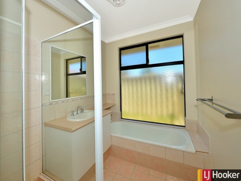 55 Floribunda Avenue, Halls Head WA 6210