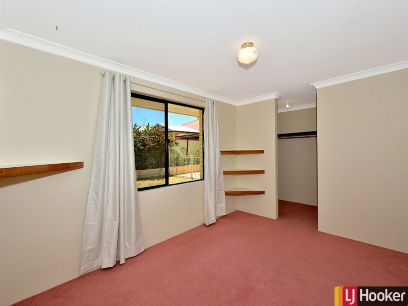 55 Floribunda Avenue, Halls Head WA 6210