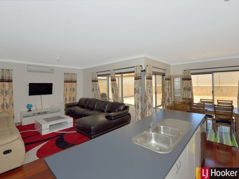 96 Cawana Parkway, Lakelands WA 6180