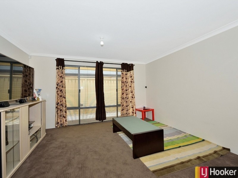 96 Cawana Parkway, Lakelands WA 6180