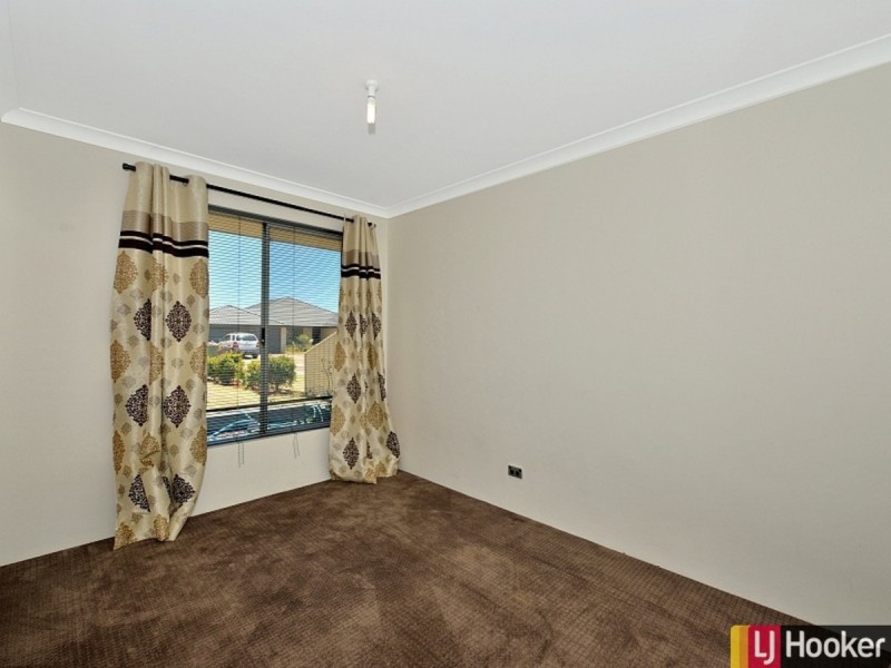 96 Cawana Parkway, Lakelands WA 6180