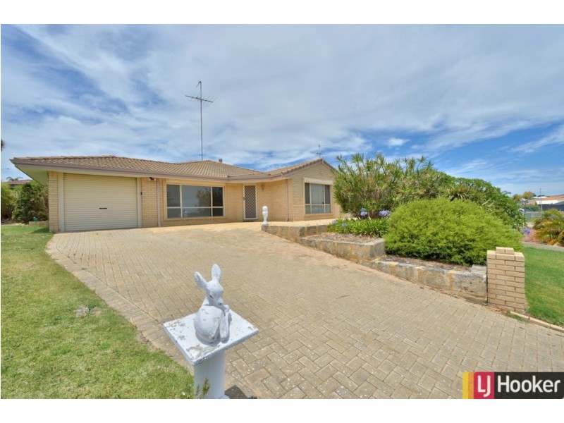 34 Tamarisk Drive, Halls Head WA 6210