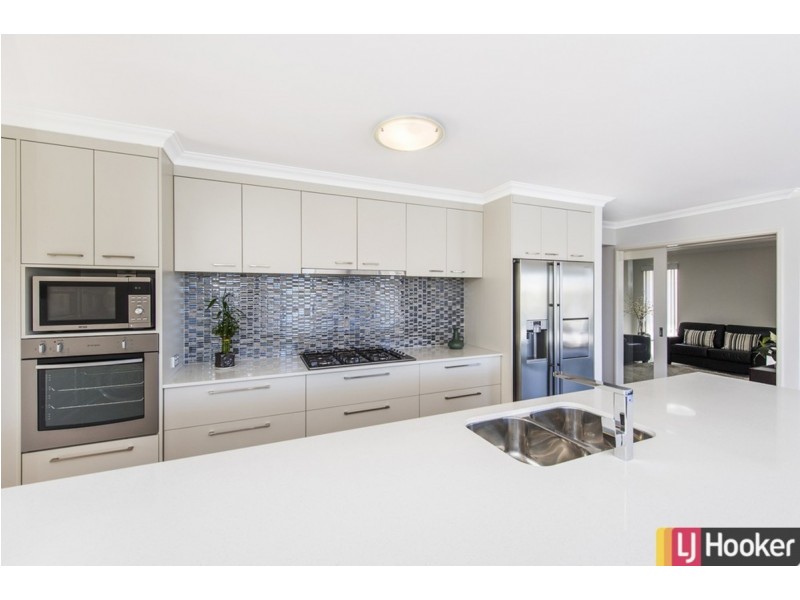 2 Fitzroy Close, Dudley Park WA 6210