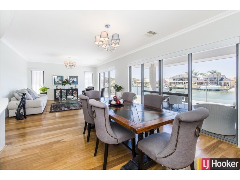 2 Fitzroy Close, Dudley Park WA 6210