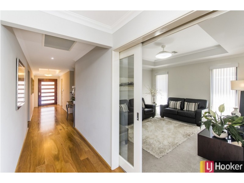 2 Fitzroy Close, Dudley Park WA 6210