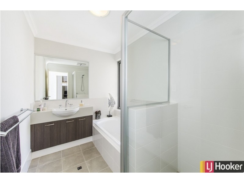 2 Fitzroy Close, Dudley Park WA 6210