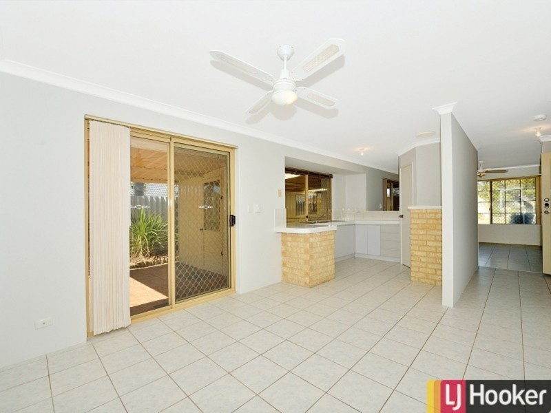 1/37 Elderberry Circle, Halls Head WA 6210