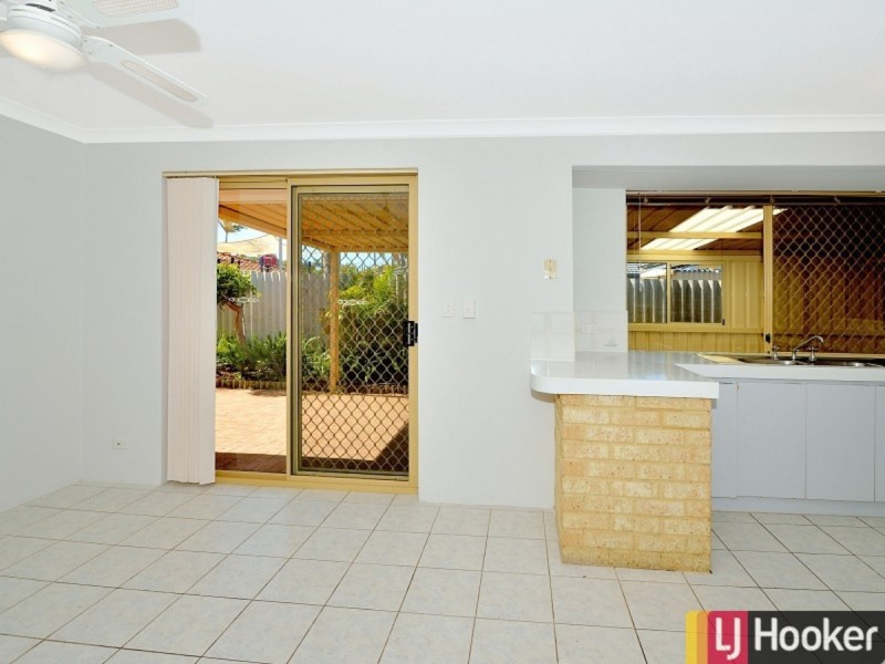 1/37 Elderberry Circle, Halls Head WA 6210