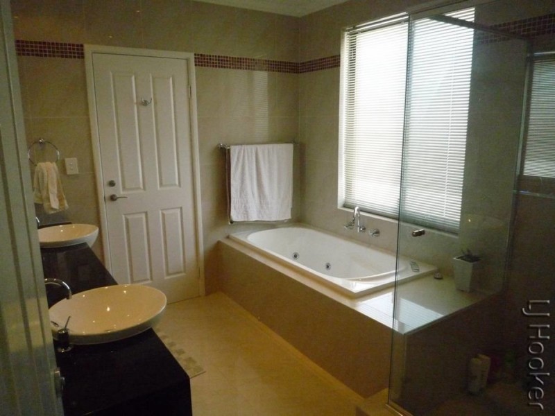 20 Tasman Loop, Dudley Park WA 6210