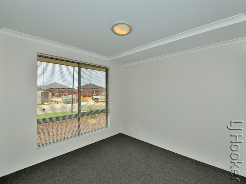 50 Torwood Edge, Halls Head WA 6210