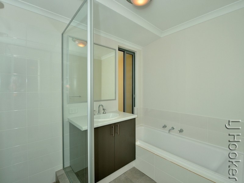 50 Torwood Edge, Halls Head WA 6210