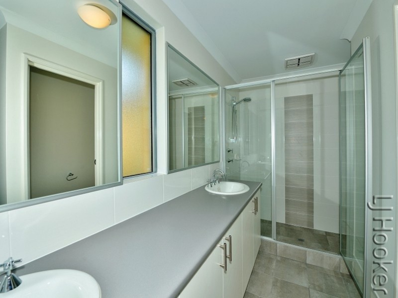 50 Torwood Edge, Halls Head WA 6210