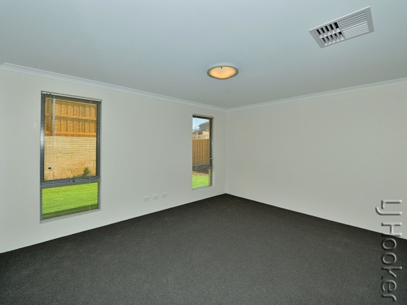 50 Torwood Edge, Halls Head WA 6210