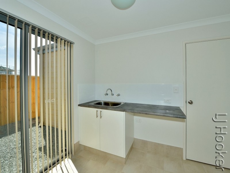 50 Torwood Edge, Halls Head WA 6210