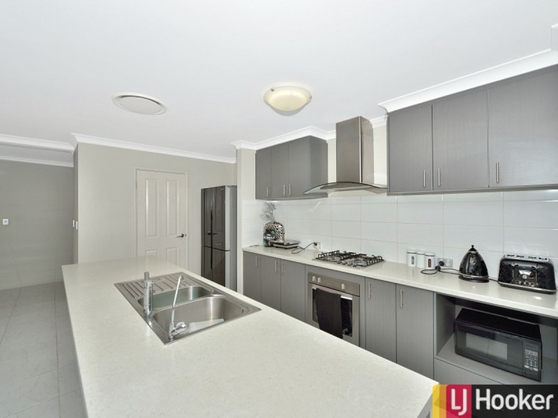 322 Pebble Beach Boulevard, Meadow Springs WA 6210