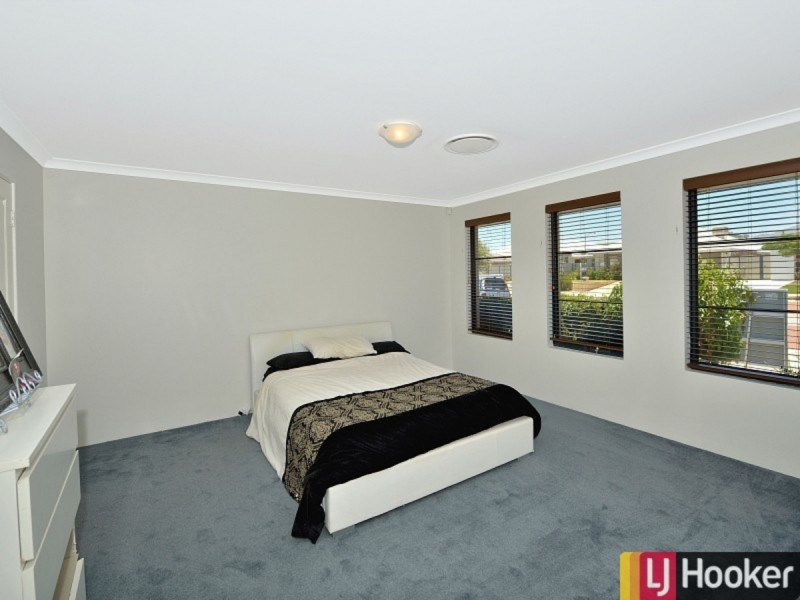 322 Pebble Beach Boulevard, Meadow Springs WA 6210