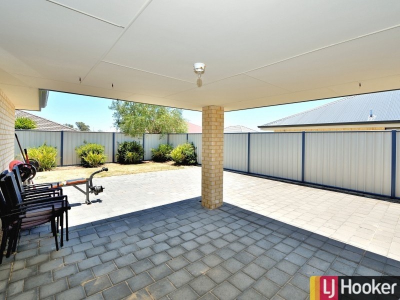 322 Pebble Beach Boulevard, Meadow Springs WA 6210