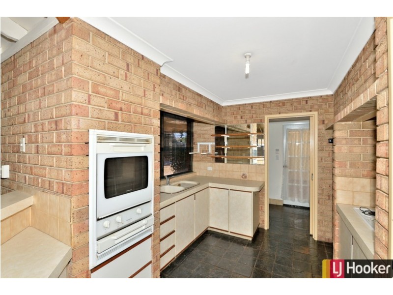 19 Balranald Street, Dudley Park WA 6210