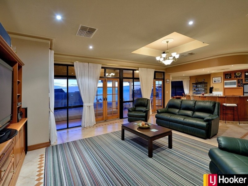 9 Captain Court, Wannanup WA 6210